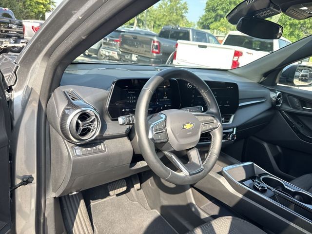 Chevrolet Equinox Vehicle Full-screen Gallery Image 13