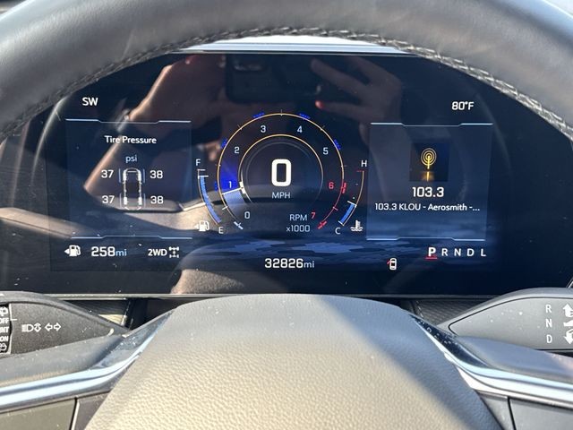 Chevrolet Equinox Vehicle Full-screen Gallery Image 15