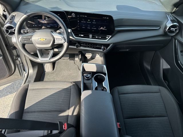 Chevrolet Equinox Vehicle Full-screen Gallery Image 24