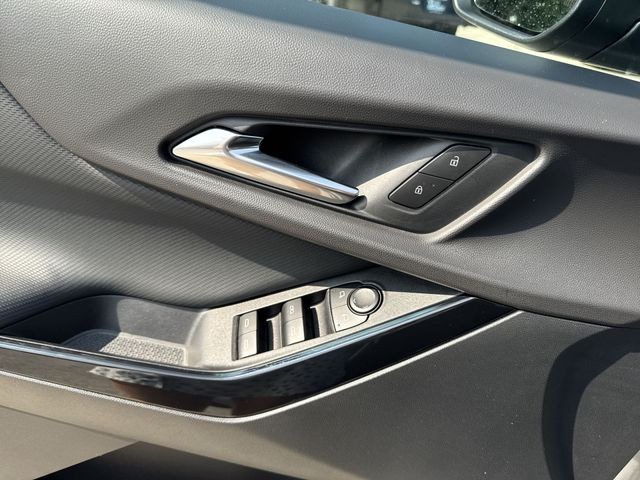 Chevrolet Equinox Vehicle Full-screen Gallery Image 27