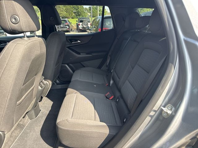 Chevrolet Equinox Vehicle Full-screen Gallery Image 28