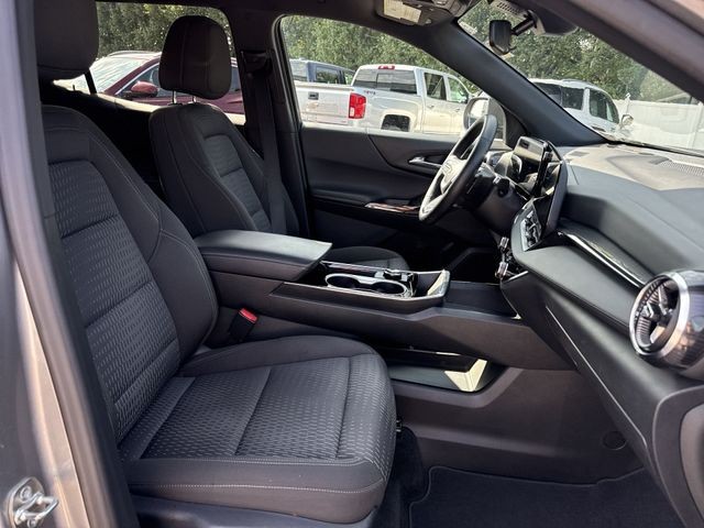 Chevrolet Equinox Vehicle Full-screen Gallery Image 31