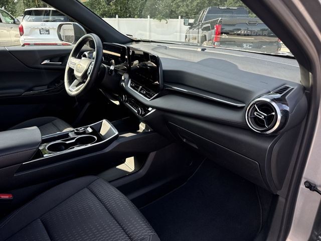 Chevrolet Equinox Vehicle Full-screen Gallery Image 32