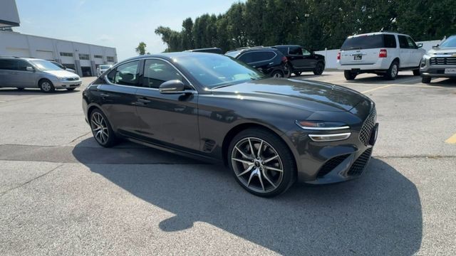 Genesis G70 Vehicle Full-screen Gallery Image 02