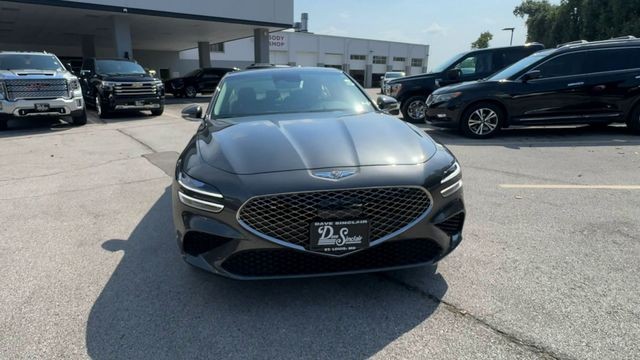 Genesis G70 Vehicle Full-screen Gallery Image 03