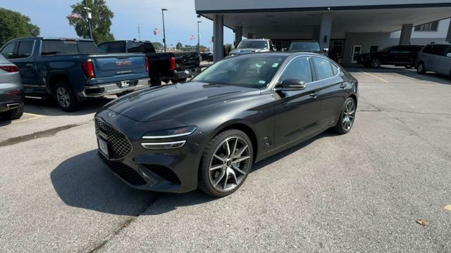 Genesis G70 Vehicle Full-screen Gallery Image 05