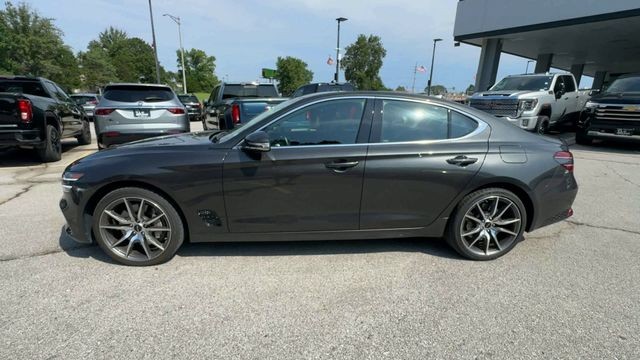 Genesis G70 Vehicle Full-screen Gallery Image 06