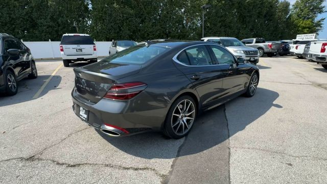 Genesis G70 Vehicle Full-screen Gallery Image 10