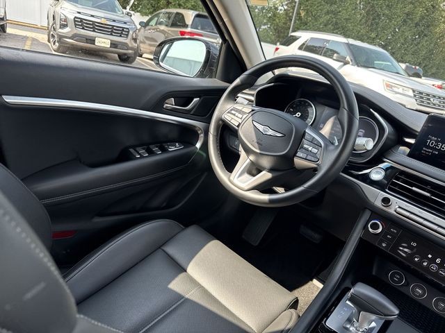 Genesis G70 Vehicle Full-screen Gallery Image 21