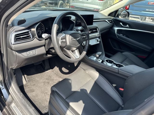 Genesis G70 Vehicle Full-screen Gallery Image 22