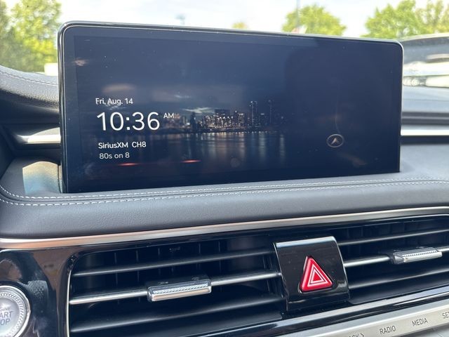 Genesis G70 Vehicle Full-screen Gallery Image 25
