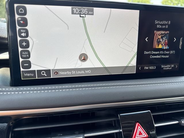 Genesis G70 Vehicle Full-screen Gallery Image 26