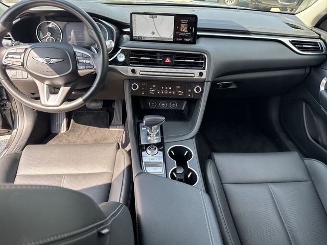 Genesis G70 Vehicle Full-screen Gallery Image 32