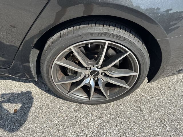 Genesis G70 Vehicle Full-screen Gallery Image 44