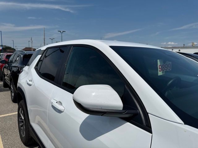 Chevrolet Equinox Vehicle Full-screen Gallery Image 03