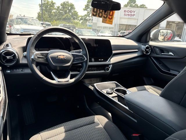 Chevrolet Equinox Vehicle Full-screen Gallery Image 09