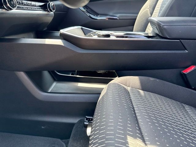 Chevrolet Equinox Vehicle Full-screen Gallery Image 11