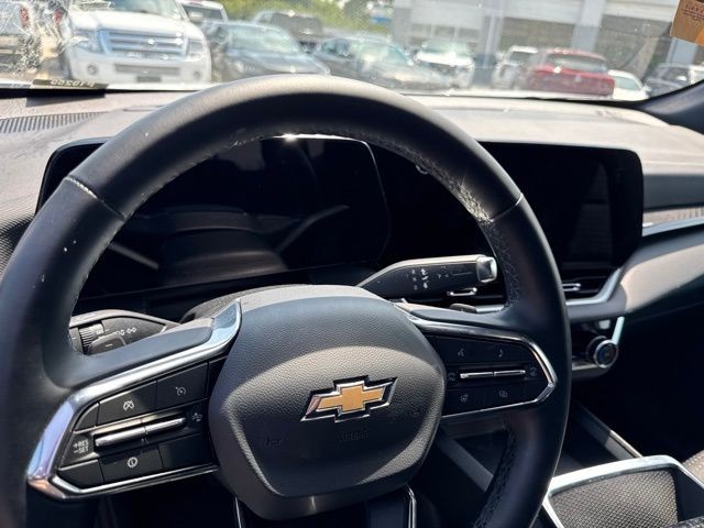 Chevrolet Equinox Vehicle Full-screen Gallery Image 13