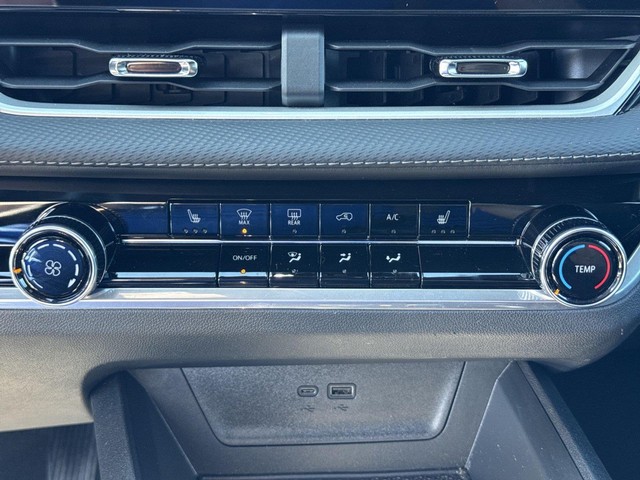 Chevrolet Equinox Vehicle Full-screen Gallery Image 38