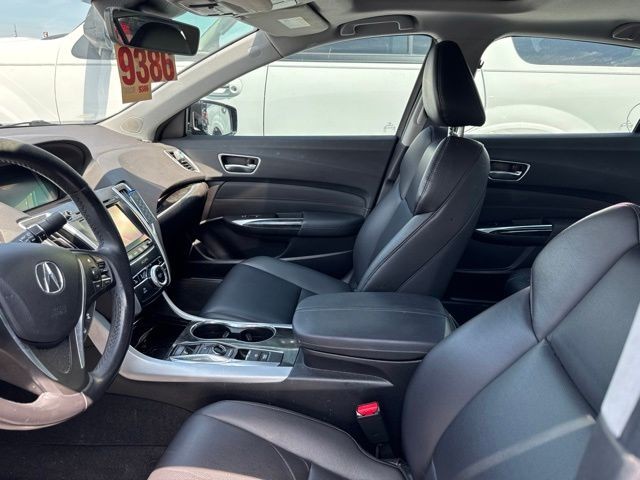 Acura TLX Vehicle Full-screen Gallery Image 09
