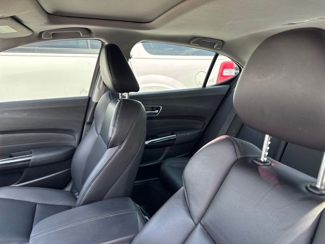 Acura TLX Vehicle Full-screen Gallery Image 10