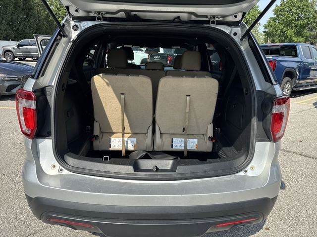 Ford Explorer Vehicle Full-screen Gallery Image 36