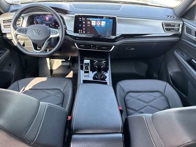 Volkswagen Atlas Cross Sport Vehicle Full-screen Gallery Image 23