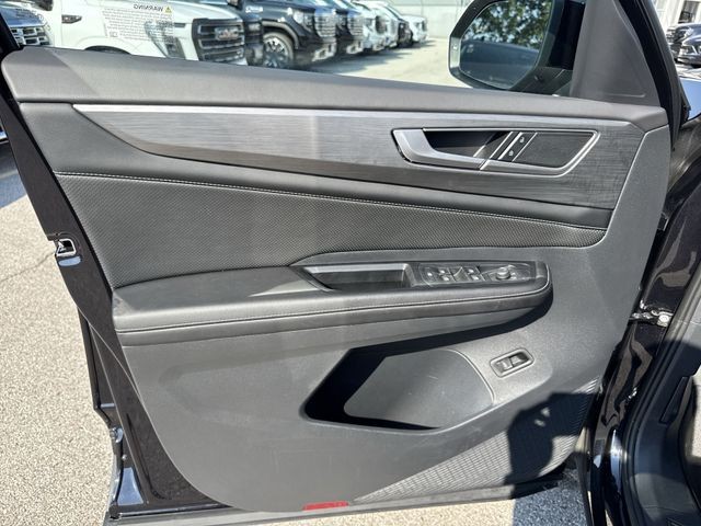 Volkswagen Atlas Cross Sport Vehicle Full-screen Gallery Image 25