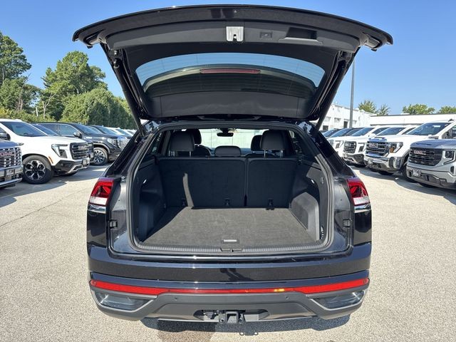 Volkswagen Atlas Cross Sport Vehicle Full-screen Gallery Image 28