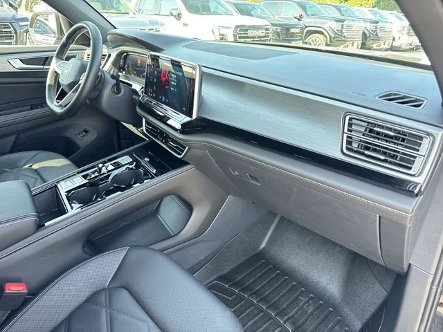 Volkswagen Atlas Cross Sport Vehicle Full-screen Gallery Image 31