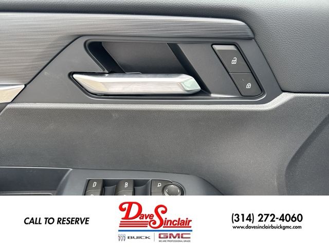 GMC Acadia Vehicle Full-screen Gallery Image 13