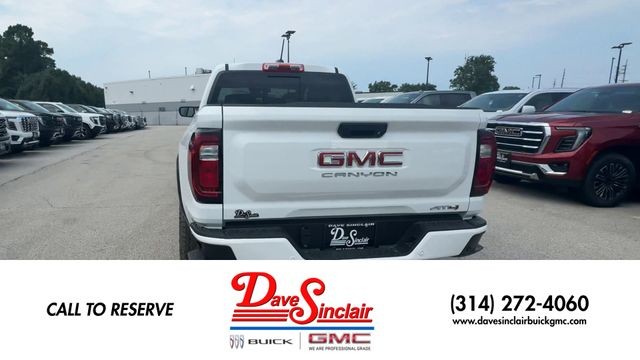 GMC Canyon Vehicle Full-screen Gallery Image 07
