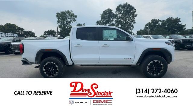 GMC Canyon Vehicle Full-screen Gallery Image 09