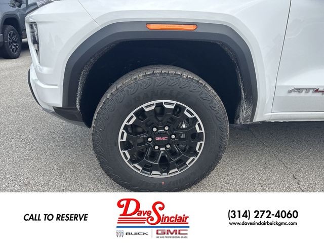 GMC Canyon Vehicle Full-screen Gallery Image 10