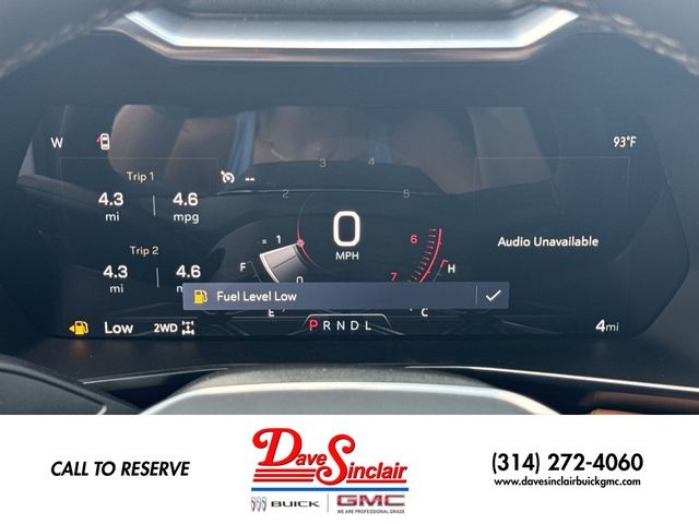 GMC Canyon Vehicle Full-screen Gallery Image 15