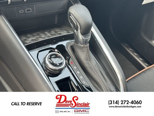 GMC Canyon Vehicle Full-screen Gallery Image 20