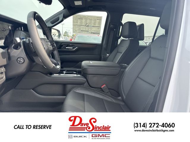 GMC Yukon Vehicle Full-screen Gallery Image 11