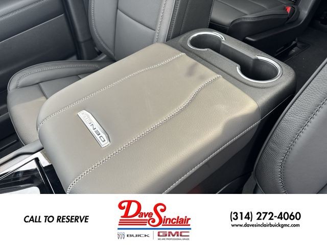 GMC Yukon Vehicle Full-screen Gallery Image 21