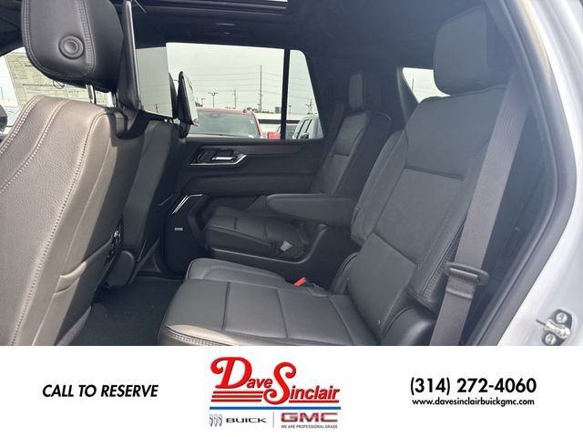GMC Yukon Vehicle Full-screen Gallery Image 23