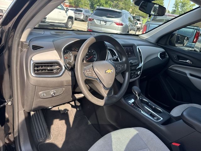Chevrolet Equinox Vehicle Full-screen Gallery Image 13