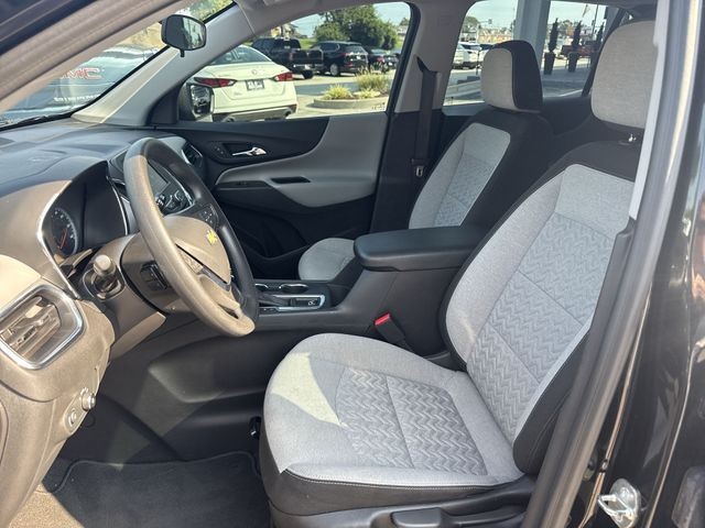 Chevrolet Equinox Vehicle Full-screen Gallery Image 22