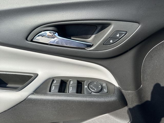 Chevrolet Equinox Vehicle Full-screen Gallery Image 26