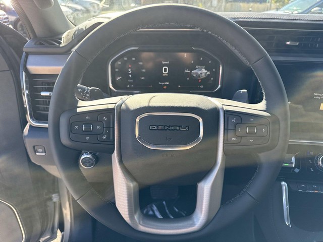 GMC Sierra 1500 Vehicle Full-screen Gallery Image 14