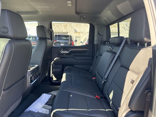 GMC Sierra 1500 Vehicle Full-screen Gallery Image 22