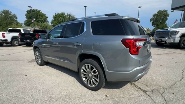 GMC Acadia Vehicle Full-screen Gallery Image 07