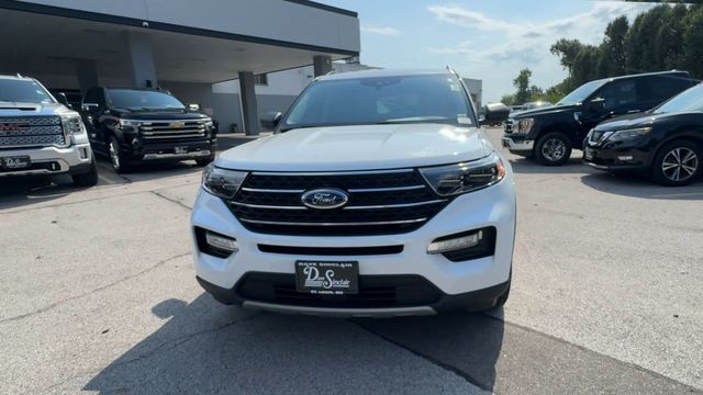 Ford Explorer Vehicle Full-screen Gallery Image 03