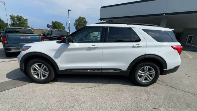 Ford Explorer Vehicle Full-screen Gallery Image 06