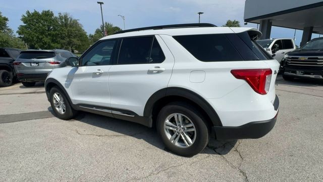 Ford Explorer Vehicle Full-screen Gallery Image 07