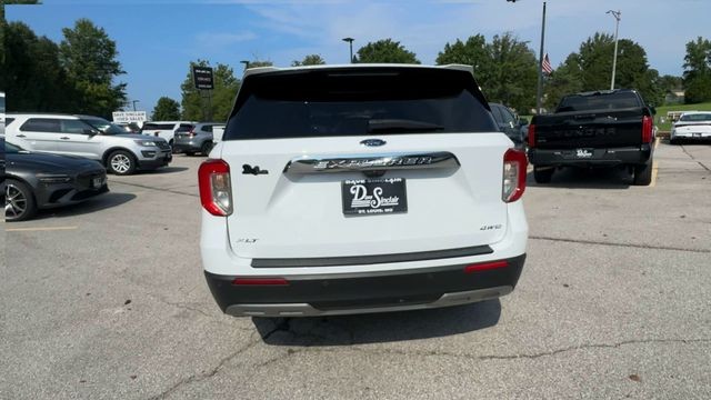 Ford Explorer Vehicle Full-screen Gallery Image 09