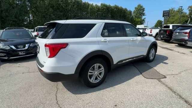 Ford Explorer Vehicle Full-screen Gallery Image 10